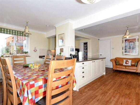 Kitchen/Dining Area