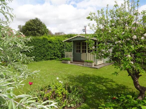 Rear Gardens Pic 3