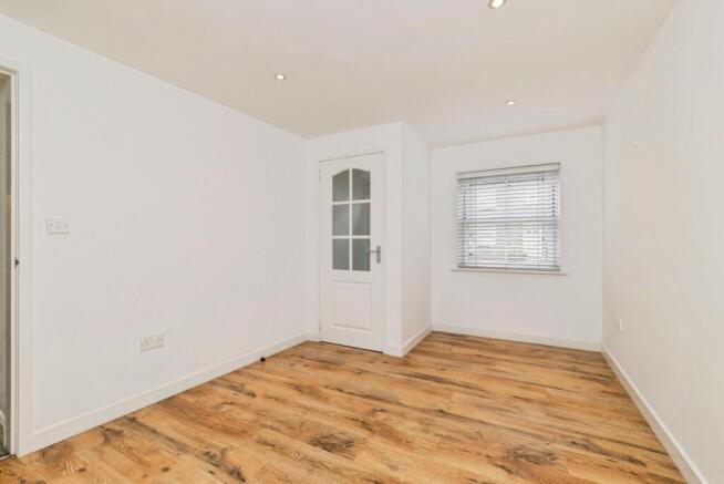 2 bed Semi-Detached for sale Image 9