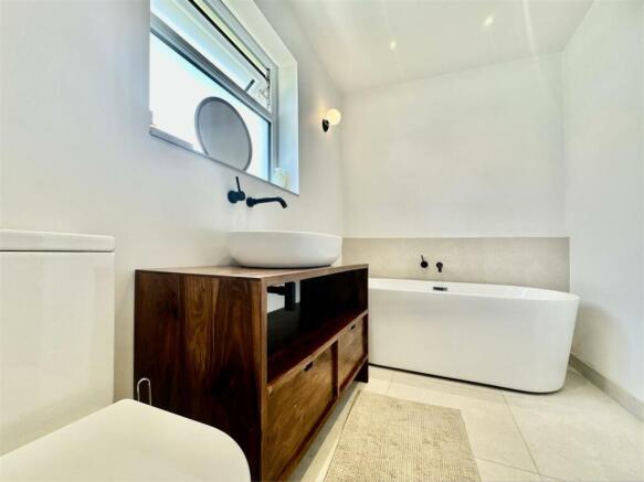 Family Bathroom.jpg