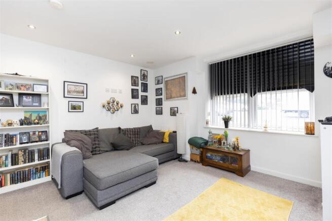 Lounge/Dining/Kitchen