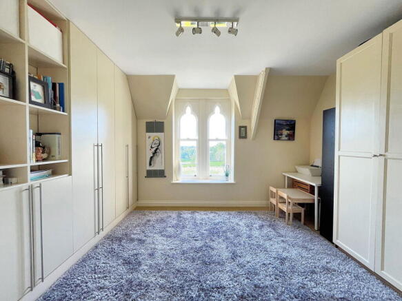 2 bed Apartment for sale Image 9