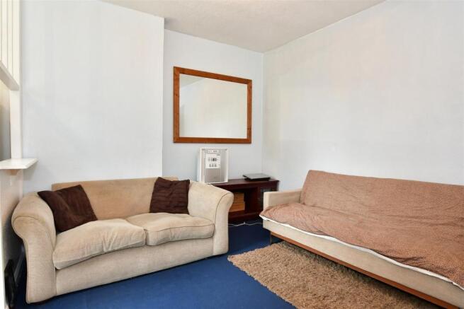Lounge/Dining Area