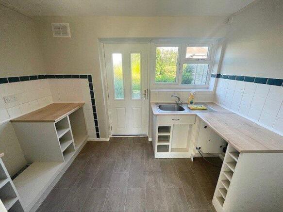Cedar Close, Hednesford, Cannock, Staffordshire, WS12 photo 4