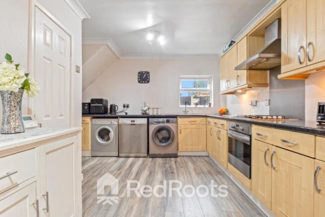 3 bed Semi-Detached for sale Image 7