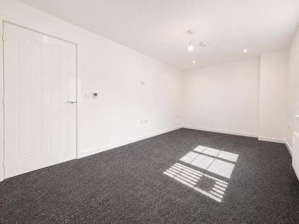 3 bed Detached to rent Image 6