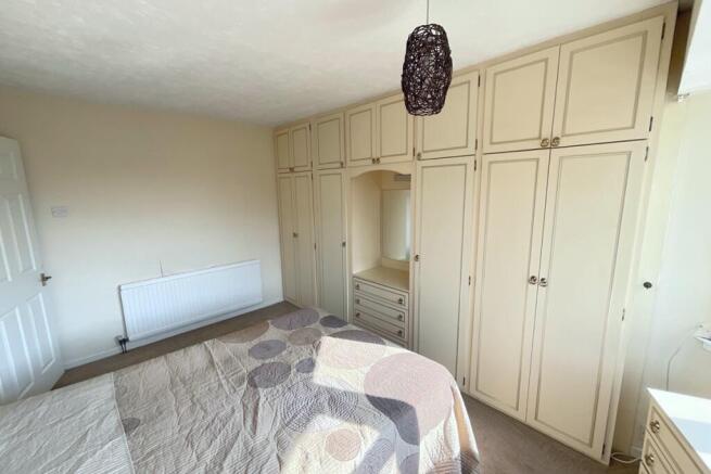 3 bed Semi-Detached for sale Image 12