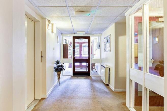 COMMUNAL ENTRANCE