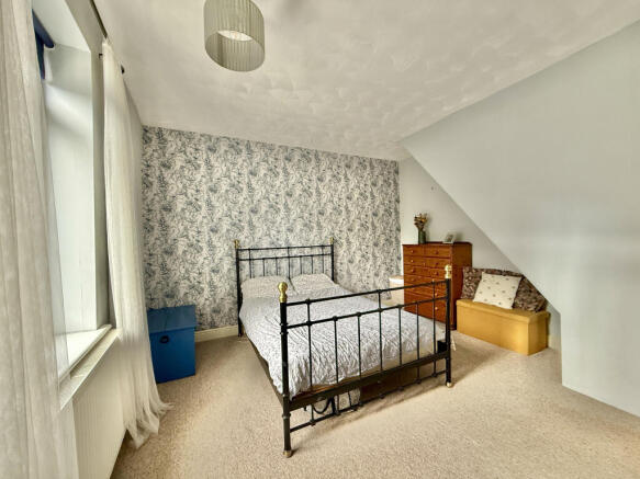 3 bed Terraced for sale Image 8