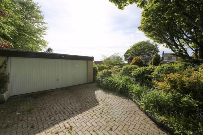 Double garage 
