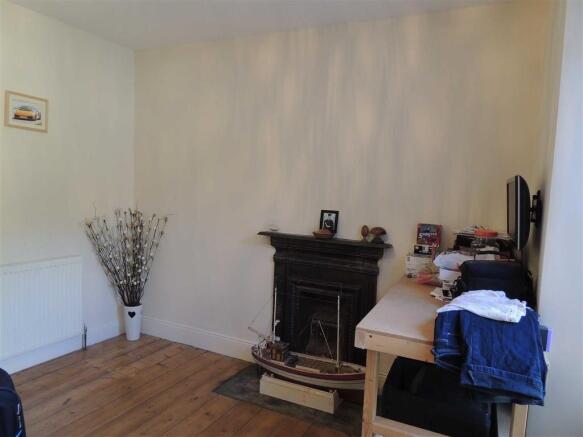 Bedroom 3: