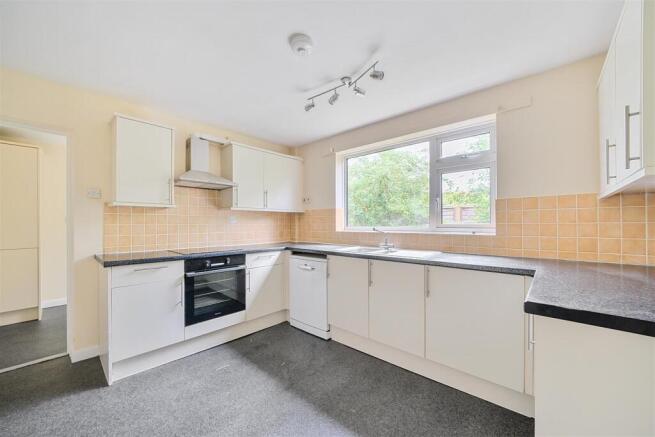 KITCHEN/BREAKFAST ROOM