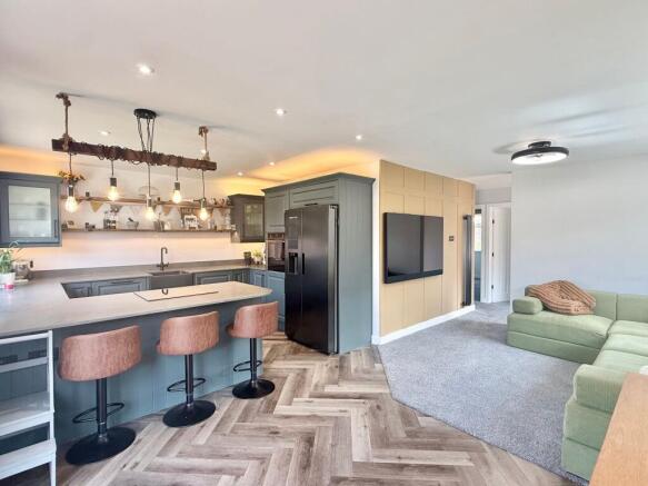 LIVING/KITCHEN/DINING ROOM