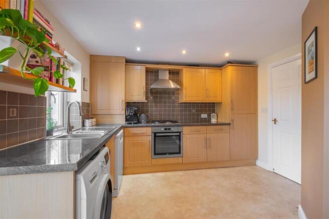 4 bed Town House for sale Image 10