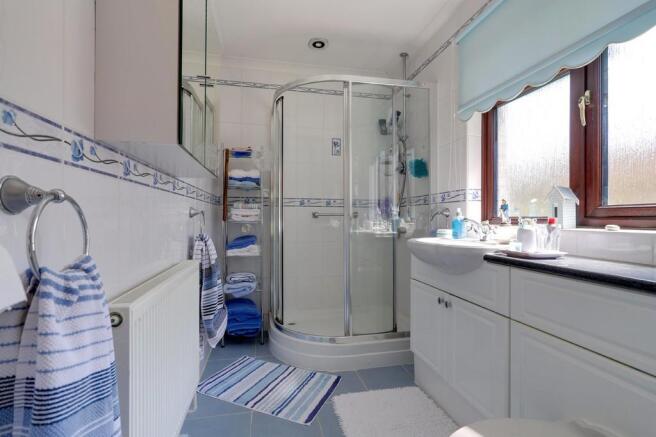 En-suite Shower R...