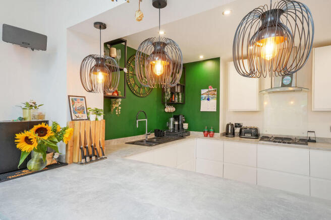 3 bed Semi-Detached for sale Image 9