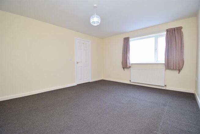 2 bed Town House to rent Image 6