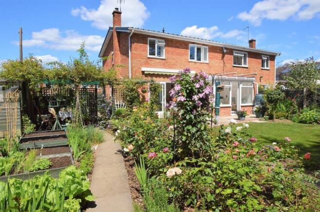 garden to house