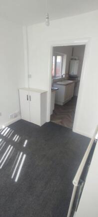 2 bed Semi-Detached Bungalow to rent Image 9