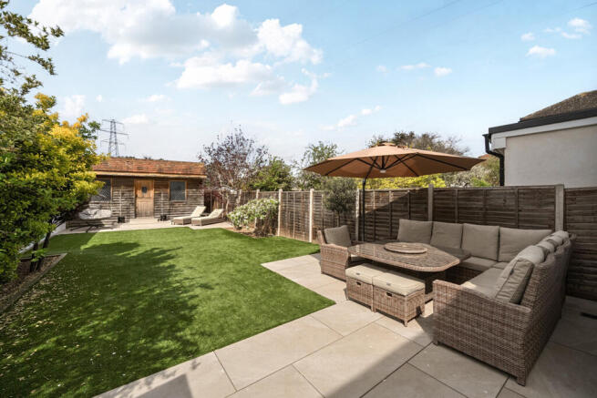 1442630-5-69de32f...