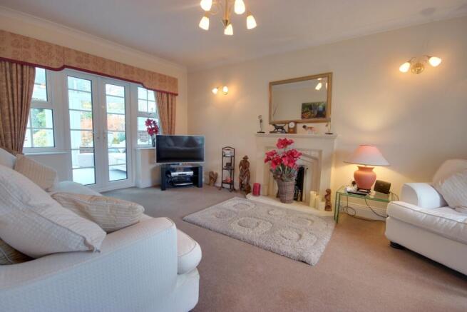 4 bed Detached for sale Image 9
