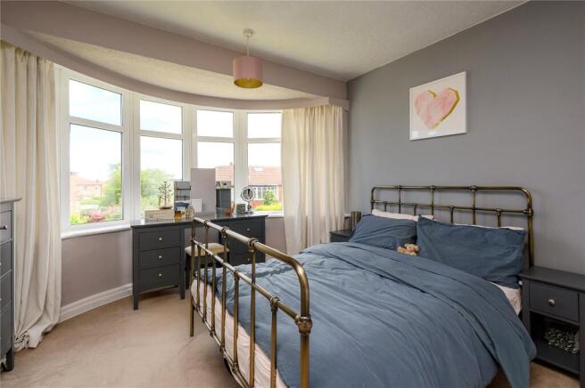 4 bed Semi-Detached for sale Image 11