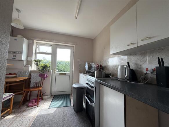 8 bed Apartment for sale Image 4