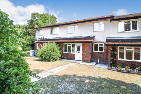 Kingfisher Close, Farnborough, GU14