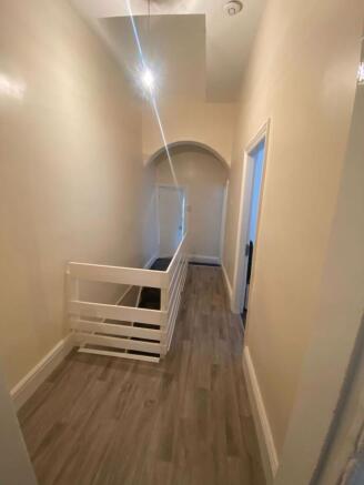 2 bed Flat to rent Image 8