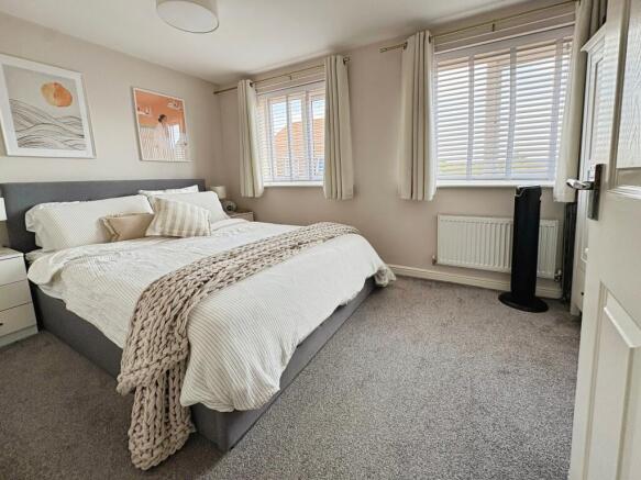 3 bed Semi-Detached for sale Image 12