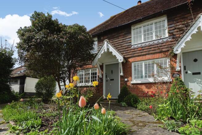 Pretty enclosed front garden