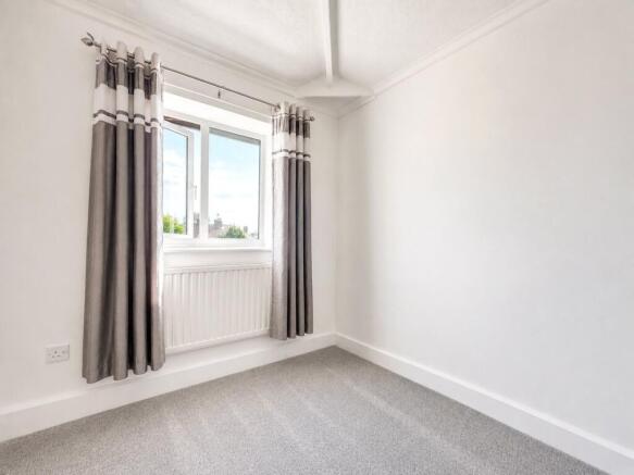 4 bed Semi-Detached for sale Image 10