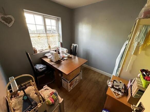 4 bed Semi-Detached for sale Image 7