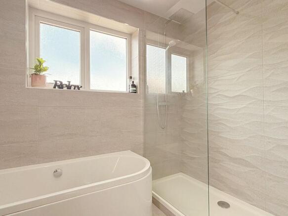 3 bed Semi-Detached for sale Image 9
