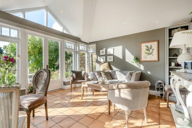 8626199-interior13.jpg