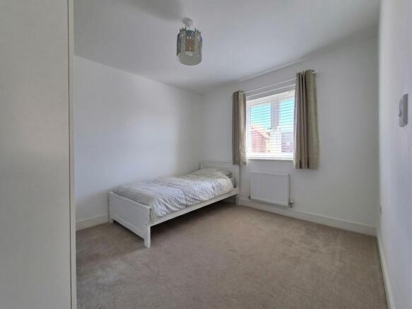 4 bed Detached for sale Image 9