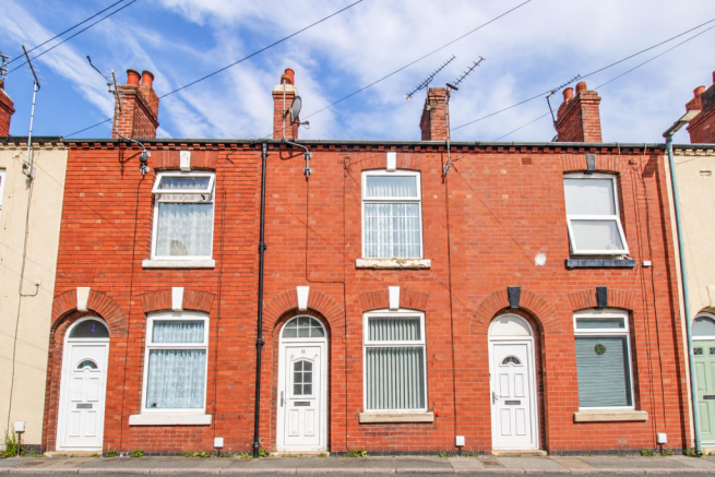2 bed Terraced for sale in wakefield