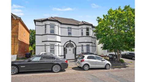 Flat 6, 60 Drummond Road, Bournemouth, Dorset, BH1