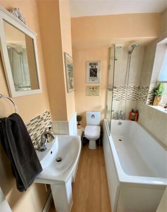 Ground Floor Bath...