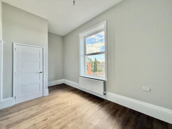 1 bed Apartment to rent Image 5