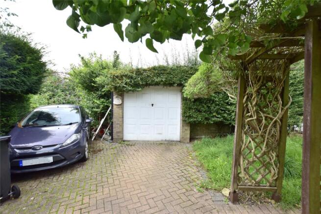 Garage & Driveway