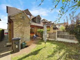6, Cygnet Court, Swan Lane, Wickford SS11 7DB