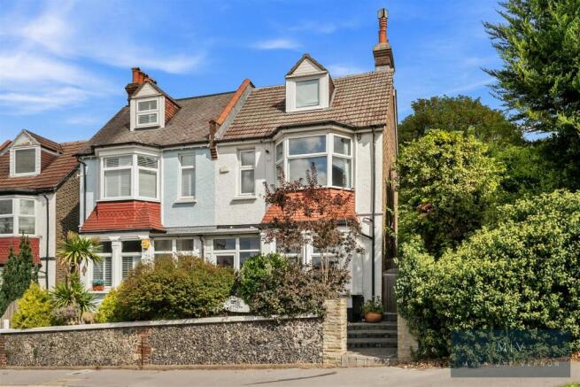 Selsdon Road 423 MV-19.jpg