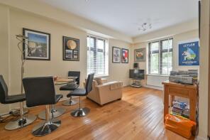 24, Silas Court, Lockhart Road, Watford WD17 4BQ
