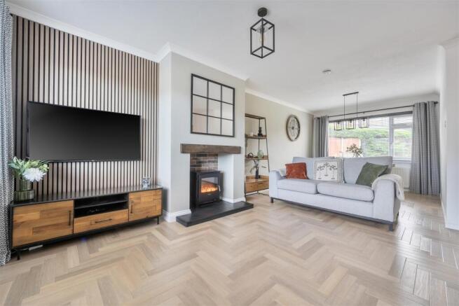 RECEPTION ROOM / DINING ROOM