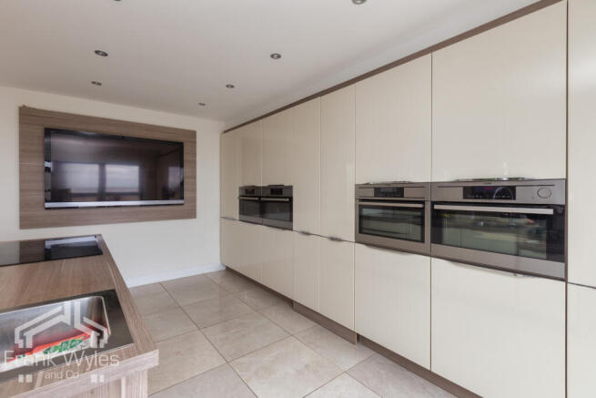Flat 11 Hillcliffe, 95 South Promenade, Lytham St. Annes, Lancashire photo 4