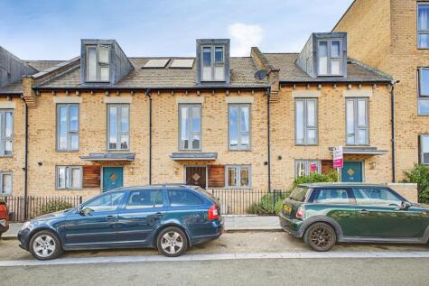 Knot Tiers Drive, Upton, Northampton, Northamptonshire, NN5