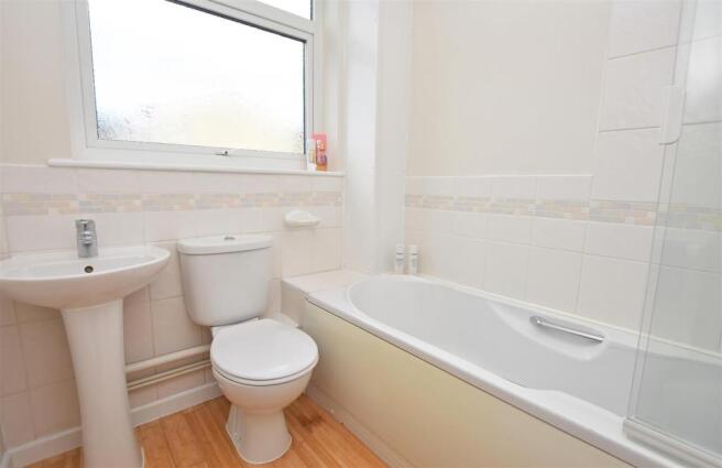 Family Bathroom.JPG