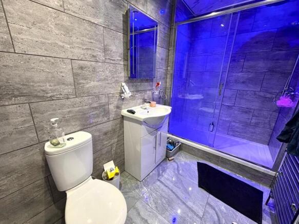 7 bed Terraced to rent Image 6