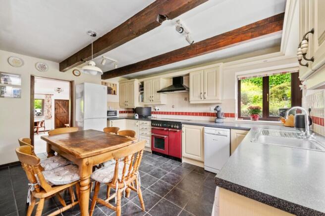 OPEN-PLAN DINING KITCHEN